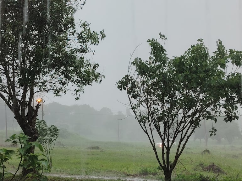 Intensas lluvias en Itapúa.