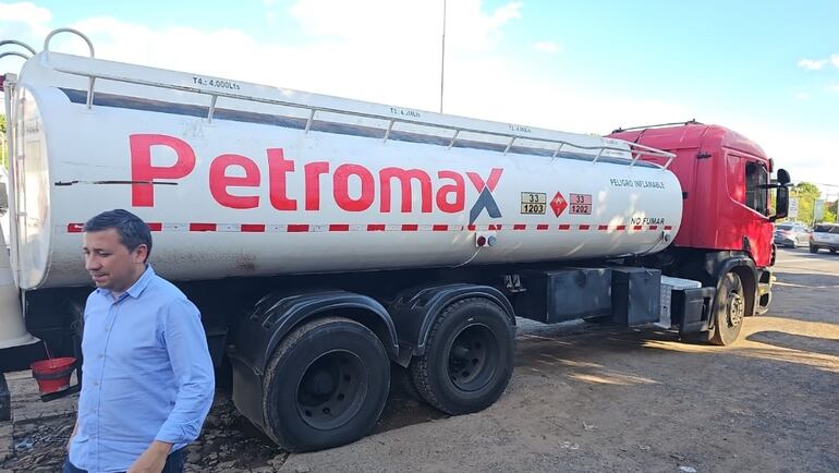 El combustible es otro producto decomisado en los operativos. (foto de la DNIT).