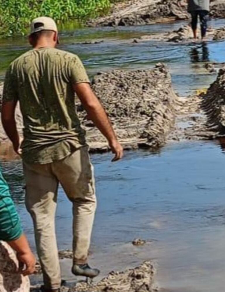 Estos son los pequeños cortes que se localizan en el camino Olimpo - Toro Pampa, solo falta trabajar.