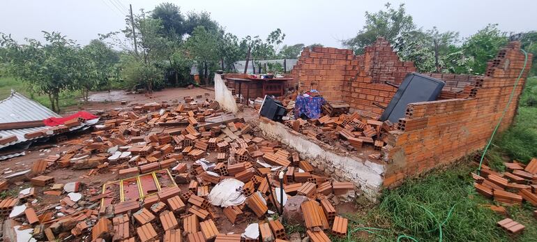 Vivienda totalmente derribada por temporal.